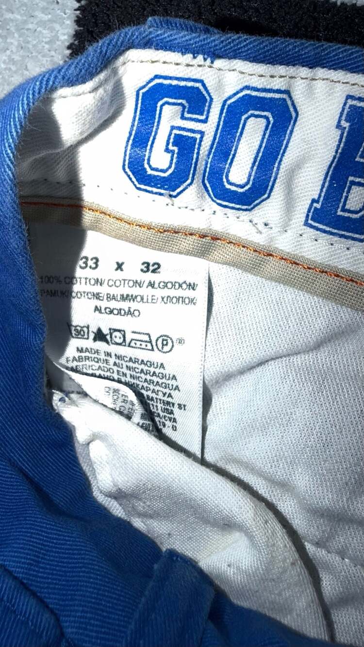 Levi's - Picture 3 of 5